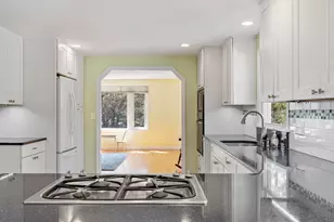 17 Mount Auburn Rd, Chelmsford, MA 01824 - Photo 4