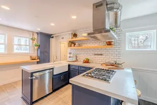 81 Linden Rd, Melrose, MA 02176 - Photo 12