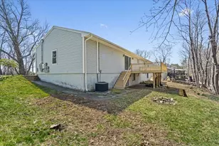 77 Zenith Dr, Worcester, MA 01602 - Photo 4