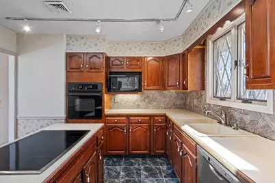 77 Zenith Dr, Worcester, MA 01602 - Photo 16