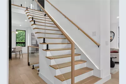 24 Newell St, Cambridge, MA 02140 - Photo 2