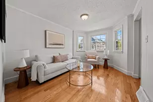 85 Kinsman St, Lowell, MA 01852 - Photo 4