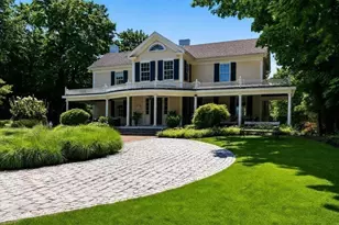 54 Lincoln St, Hingham, MA 02043 - Photo 4