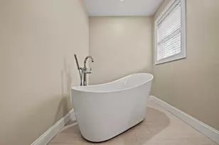 697 Salisbury, Worcester, MA 01609 - Photo 22