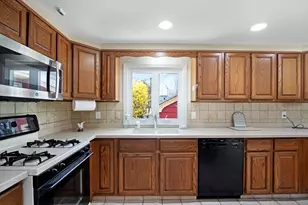 221 S Washington St, North Attleboro, MA 02760 - Photo 4