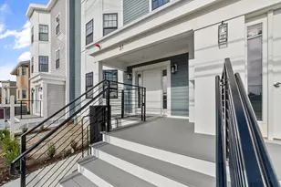 31 Boardman St, Boston, MA 02128 - Photo 38