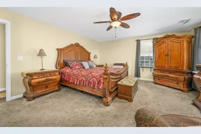 138 Sprague St, Fall River, MA 02724 - Photo 16