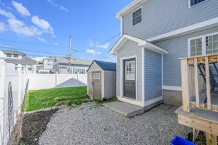 138 Sprague St, Fall River, MA 02724 - Photo 28