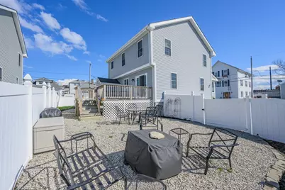 138 Sprague St, Fall River, MA 02724 - Photo 4