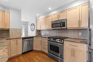 25 Marion St, Brookline, MA 02446 - Photo 10