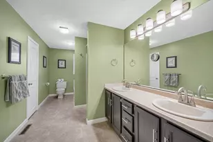 8 Fitzpatrick Cir, Nashua, NH 03063 - Photo 26