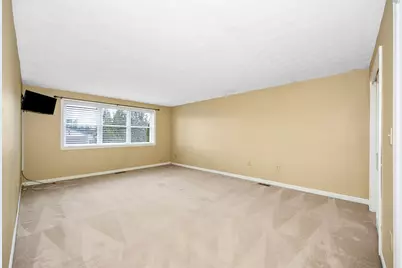8 Fitzpatrick Cir #8, Nashua, NH 03063 - Photo 18