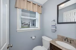 8 Fitzpatrick Cir, Nashua, NH 03063 - Photo 4