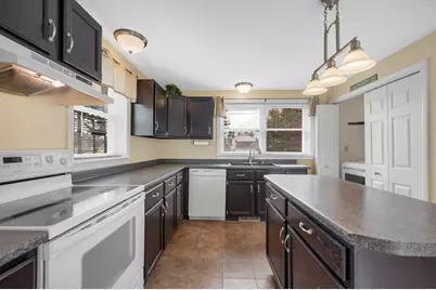 8 Fitzpatrick Cir #8, Nashua, NH 03063 - Photo 8