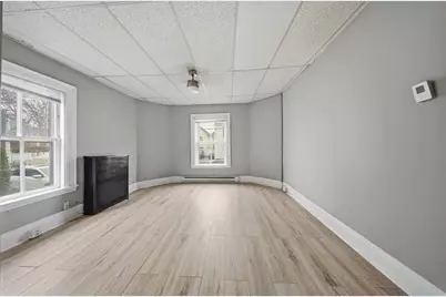 70 Pleasant St, Lowell, MA 01852 - Photo 6