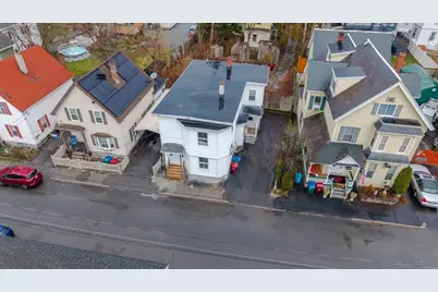 70 Pleasant St, Lowell, MA 01852 - Photo 14