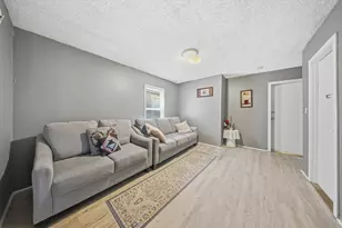 70 Pleasant St, Lowell, MA 01852 - Photo 8