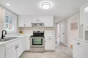 24 Ledgelawn Ave, Lexington, MA 02420 - Photo 8