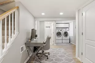 206 Russell St, Woburn, MA 01801 - Photo 32