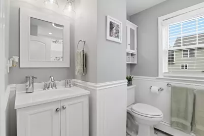 206 Russell St, Woburn, MA 01801 - Photo 22