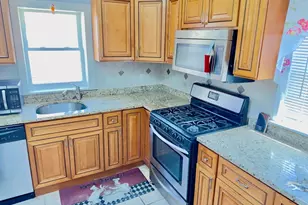 12 Madison St, Taunton, MA 02780 - Photo 2