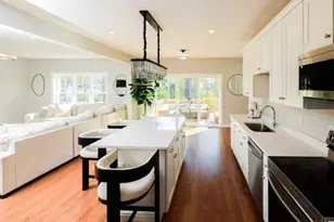 31 Lilac Ave, Bellingham, MA 02019 - Photo 8