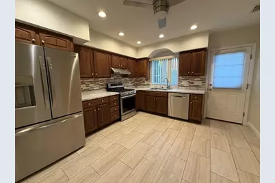 37 Vera St #1, Revere, MA 02151 - Photo 4