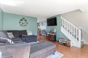 102 Corey Colonial, Agawam, MA 01001 - Photo 8