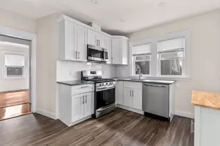 2085 Centre St, Boston, MA 02132 - Photo 18