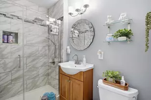 70 Norman St, Springfield, MA 01104 - Photo 12