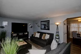 93 Pendleton Ave, Springfield, MA 01109 - Photo 8