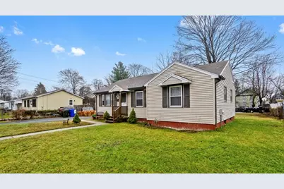 93 Pendleton Ave, Springfield, MA 01109 - Photo 4