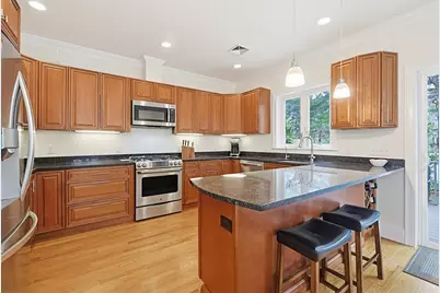 98-100 Lexington Street #100, Newton, MA 02466 - Photo 10