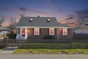 52 Worthen St, Swansea, MA 02777 - Photo 2