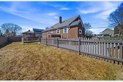 52 Worthen St, Swansea, MA 02777 - Photo 34