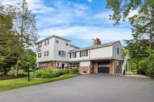 409 Haverhill St, Reading, MA 01867 - Photo 2