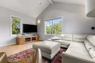 409 Haverhill St, Reading, MA 01867 - Photo 14