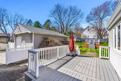 6 Crawford Dr, Woburn, MA 01801 - Photo 4