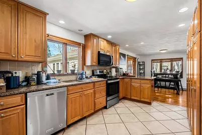 6 Crawford Dr, Woburn, MA 01801 - Photo 8