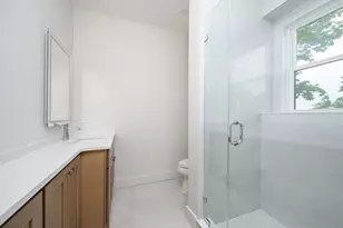 21 Tanglewood Rd, Boston, MA 02124 - Photo 18