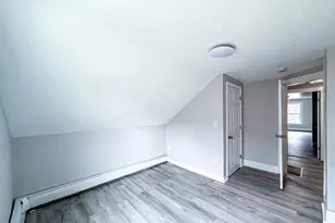 18 Ellsworth St, Worcester, MA 01610 - Photo 12