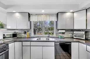 2 Ocean Spray Ln, Yarmouth, MA 02673 - Photo 12