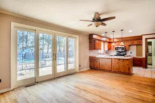 252 Pinewood Dr, Longmeadow, MA 01106 - Photo 2