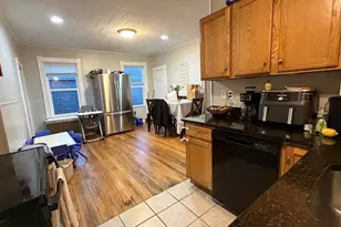 70 Vale St, Worcester, MA 01604 - Photo 8