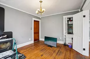 23 Bradford St, Salem, MA 01970 - Photo 12