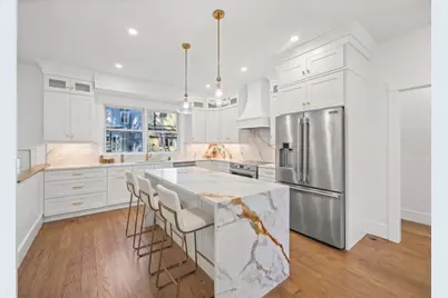 31 Houghton St #A, Somerville, MA 02143 - Photo 2