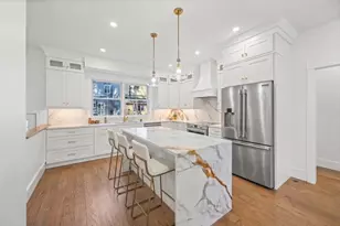 31 Houghton St, Somerville, MA 02143 - Photo 2