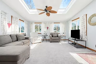 18 Circle Dr, Framingham, MA 01702 - Photo 6