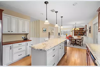 23 Howe St, Medway, MA 02053 - Photo 12