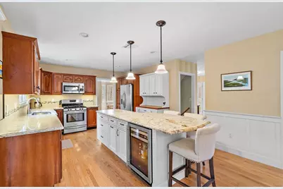 23 Howe St, Medway, MA 02053 - Photo 10